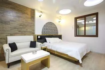 Motel Jeonju Sinsigaji Hotel Moa