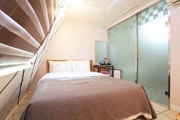 汽车旅馆  Shinchon Alley