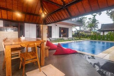 Pension Batuan Village