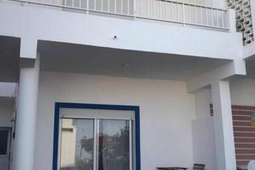 Blife Faro Beach Hostel & Rooms