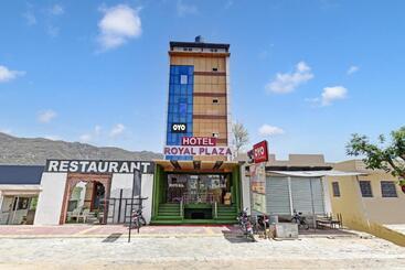 Collection O 10413 Hotel Royal Plaza