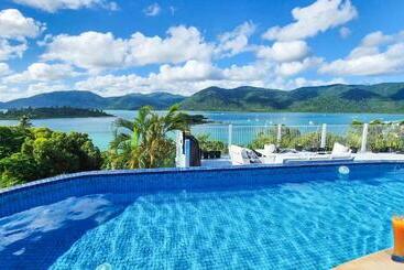 膳宿费 The Haven View   Airlie Beach