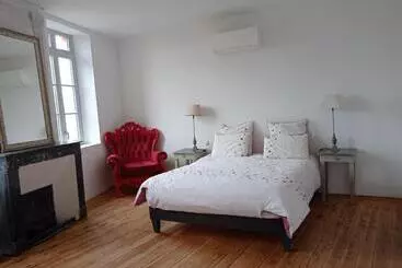 Aamiaismajoitus (B&B) Les Coulisses Du Château