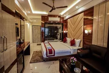 Gogol Beach Resort !! Luxury Room With Mesmerizing Sunset Views & Free Parking !!