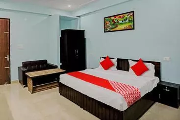 Oyo Flagship Hotel Umen