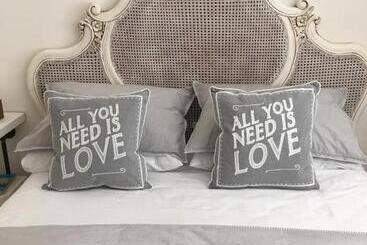 تختخواب و صبحانه Whitstable Lets