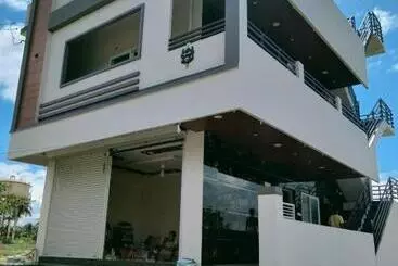 Pensió Mamatha Guest Inn