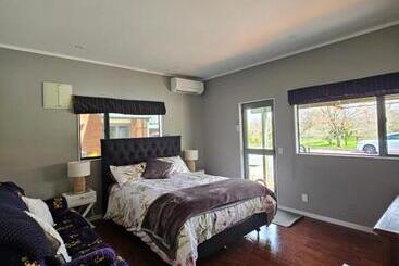 פנסיון Ridgetop Farmstay