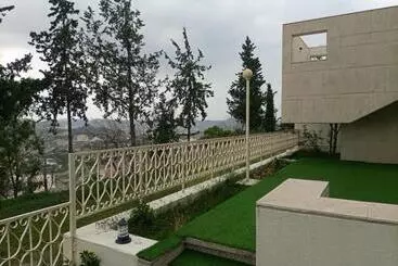 Ghodran Hotel And Resort