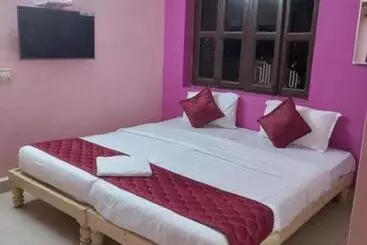 Hotel Auro Beach Stays