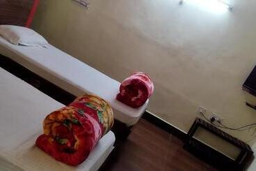 فندق Shiva Krishna