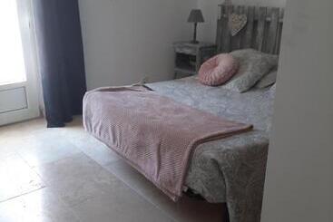 פנסיון Chez Monique Et Rémi