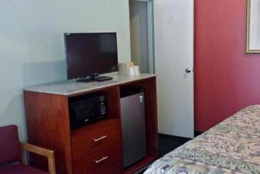 Otel Budget Inn Fairport
