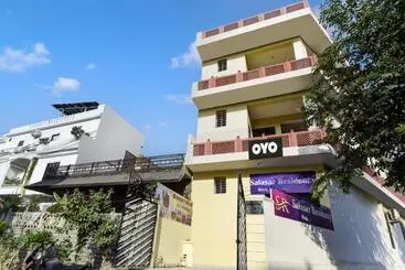 هتل Oyo Flagship Salasar Residency