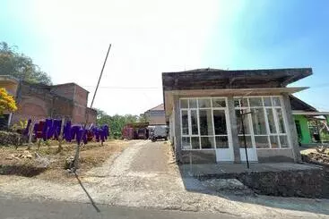 Hotel Oyo Life 92982 Kost Berkah Ibu