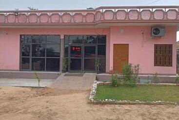 Hotel Oyo Suraj Palza