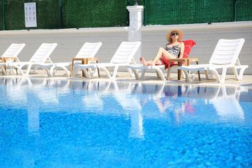 Hotel Bright House Apart