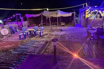 هتل Gagal Camp