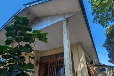 펜션 Agus Family Homestay