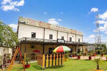 Collection O Mukur Hotel And Restaurant