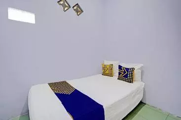 Otel Oyo Life 92937 Kost Putri Sarkara Syariah