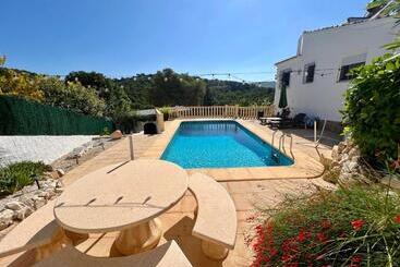 ベッドアンドブレックファースト La Puerta Azul