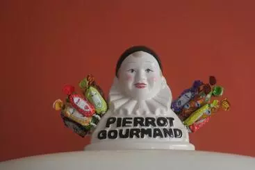 تختخواب و صبحانه Tombe La Nèfle