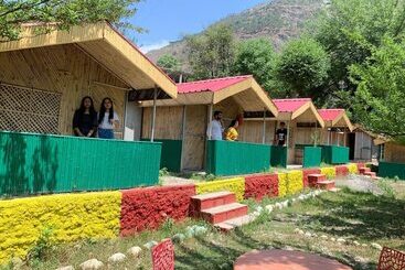 Hotel Tirthan Village Huts