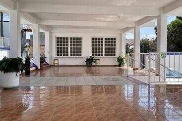 ホテル Tres De Mayo