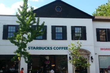 پانسیون Cozy Ground Floor Rooms At The Heart Of Jackson Heights