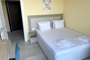 Sea View Apartment Free Parking