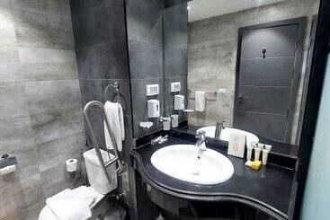 هتل Hassan Mostafa Sports Halls