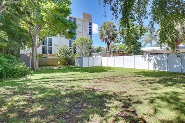 Walk To Ocean: Chic Deerfield Beach Cottage!