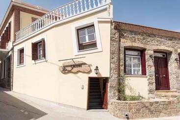 Hotel Yiasemi Of Chios