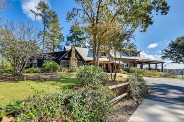 Landhus Lake Martin Retreat W/ Beach, Boat Dock + Fire Pit