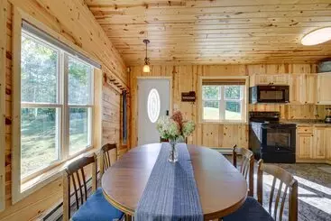 Mökkimajoitus Lakefront Paradise With Private Boat Dock & Patio