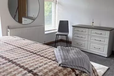 レジデンス Modern Newly Renovated 3 Story House In Ebbw Vale