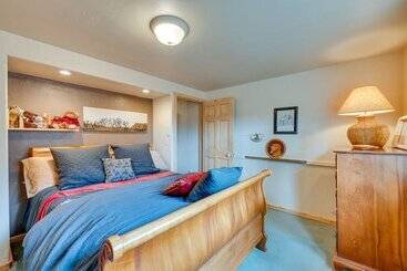 بيت ريفى Rustic Ward Retreat W/ Deck + Mountain Views!