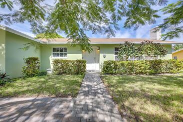 Hus på landet Spacious Boynton Beach Vacation Home: Pets Welcome