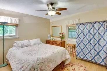 コテージ Kilgore Lakefront Home W/ Private Dock & Pier!