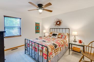 بيت ريفى Murphy Cabin W/ Deck & Sweeping Mountain Views!