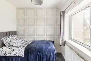 Residenza Come & Unwind In Charming 5 Bed House In Blackburn