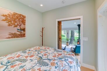 Secluded Upstate Ny Forest Cottage On 33 Acres!