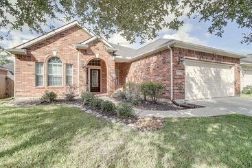 Landhus 4 Mi To Six Flags: Spring Vacation Home