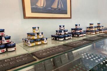 בית מלון כפרי Yachtsport Resort Lago Maggiore