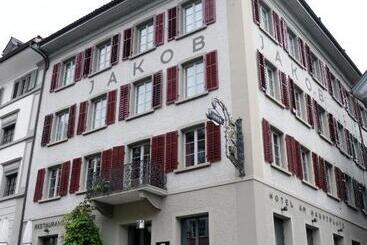 호텔 Jakob
