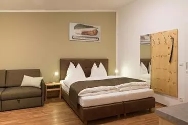 Otel Wirtshausbrennerei Krenn