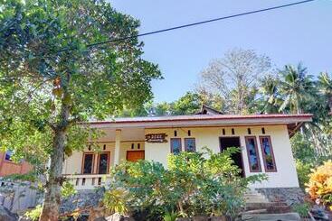 Bed and Breakfast Segehomestay