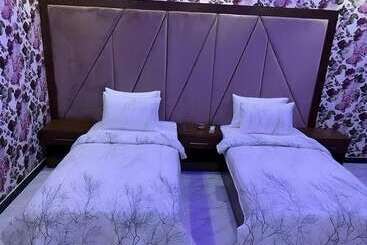 هتل Defence Orchard Dha Karachi