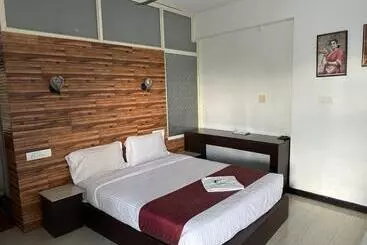 Memmsta Hotels   Munnar